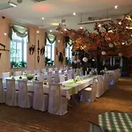 Digitales Event & Hochzeitshotel Zum Gruenen Baum 3* Taltitz