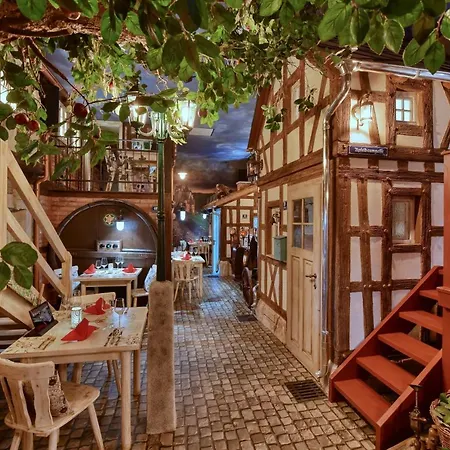 Digitales Event & Hochzeitshotel Zum Gruenen Baum Hotel