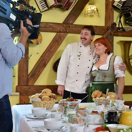 Digitales Event & Hochzeitshotel Zum Gruenen Baum Hotel Taltitz