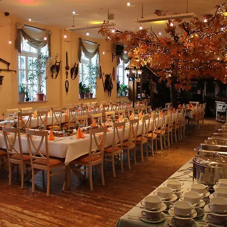 فندق Digitales Event & Hochzeitshotel Zum Gruenen Baum