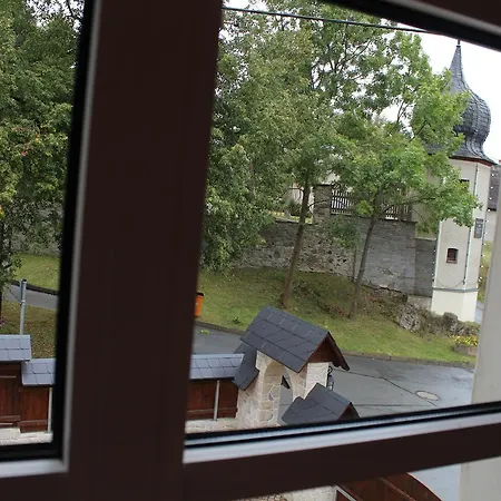 Digitales Event & Hochzeitshotel Zum Gruenen Baum מלון