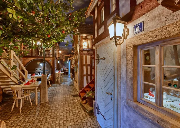 Digitales Event & Hochzeitshotel Zum Gruenen Baum Otel 3*
