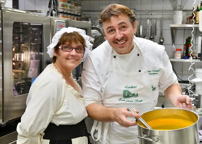 فندق Digitales Event & Hochzeitshotel Zum Gruenen Baum