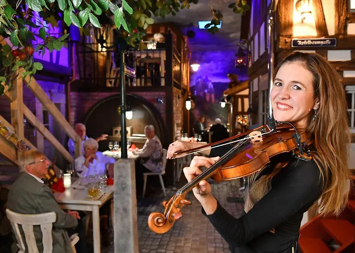 Digitales Event & Hochzeitshotel Zum Gruenen Baum فندق Taltitz