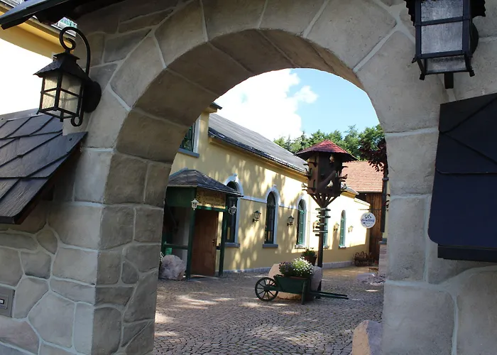 Digitales Event & Hochzeitshotel Zum Gruenen Baum فندق Taltitz