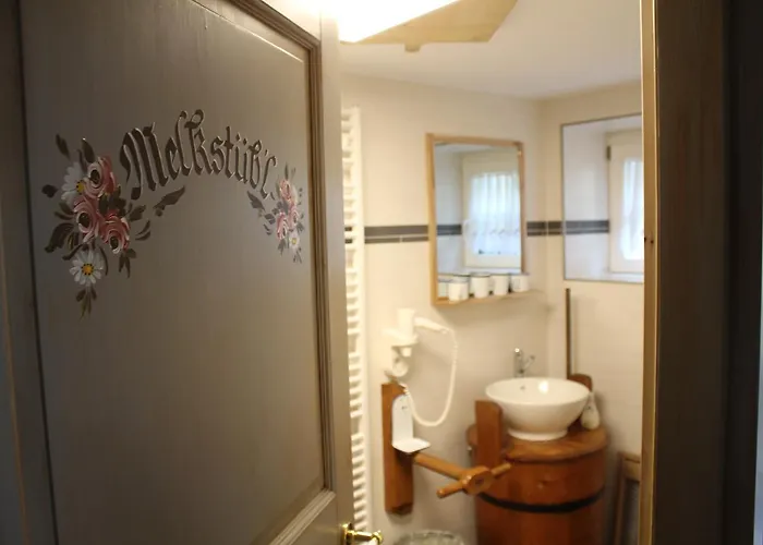 Digitales Event & Hochzeitshotel Zum Gruenen Baum فندق