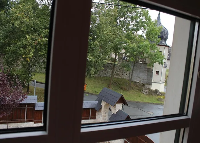 Digitales Event & Hochzeitshotel Zum Gruenen Baum فندق